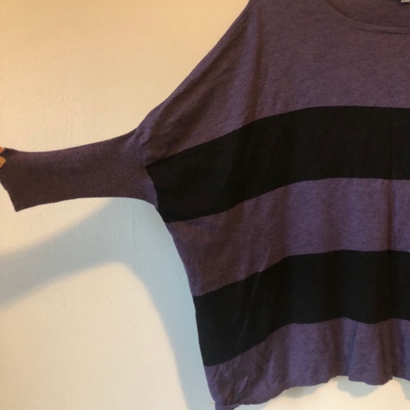 Joseph A. Qu’est-ce que C’est Silk Cropped Sweater - Picture 2 of 5